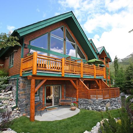 A Bear And Bison Country Inn Canmore Dış mekan fotoğraf
