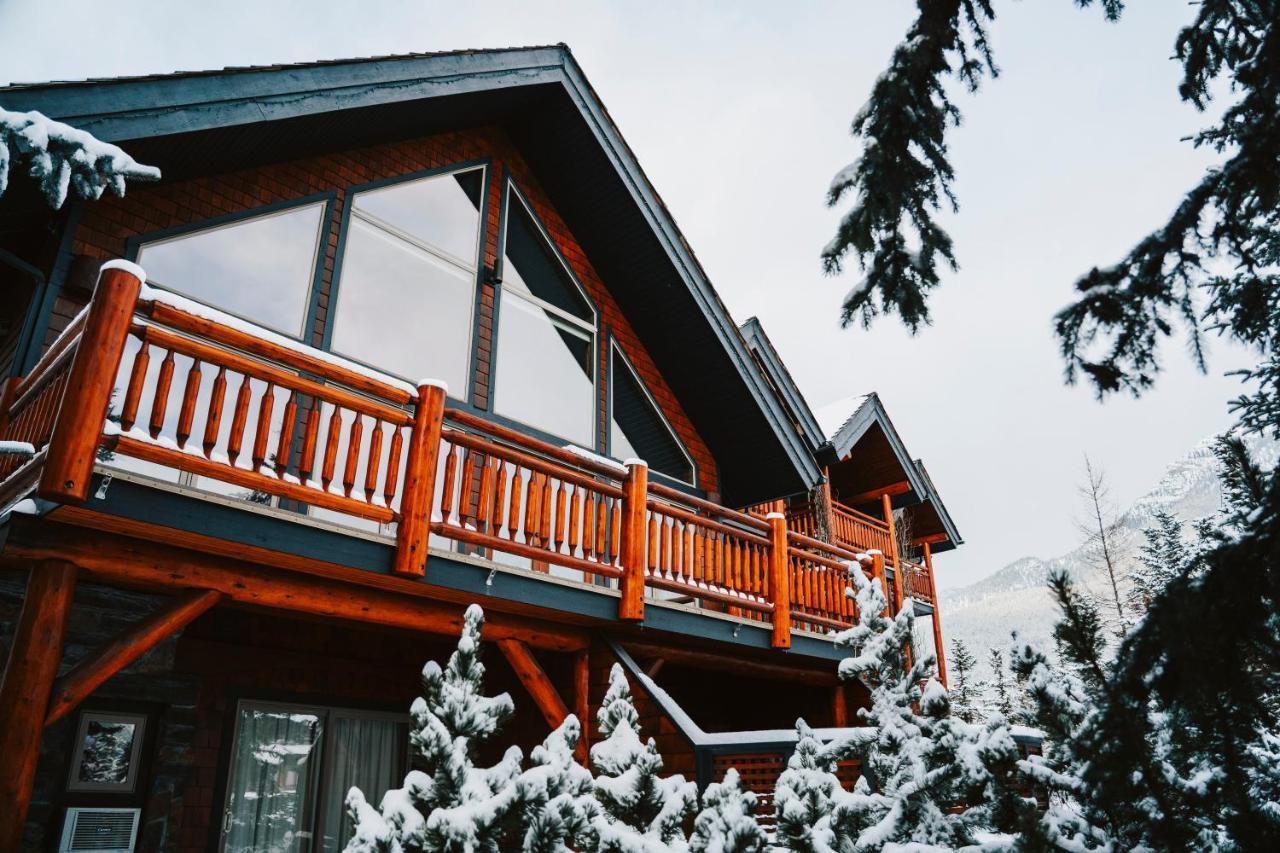 A Bear And Bison Country Inn Canmore Dış mekan fotoğraf