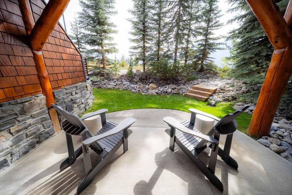 A Bear And Bison Country Inn Canmore Dış mekan fotoğraf