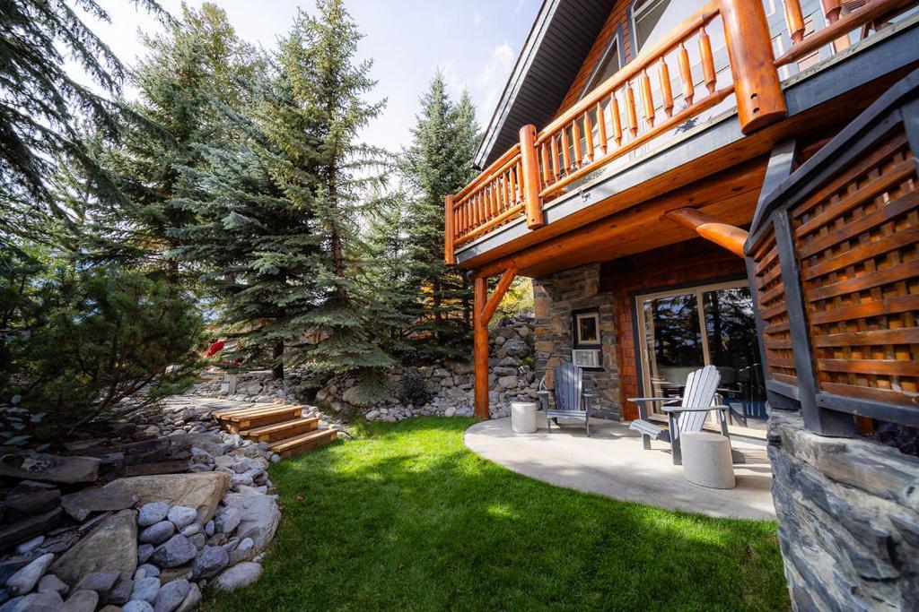 A Bear And Bison Country Inn Canmore Dış mekan fotoğraf