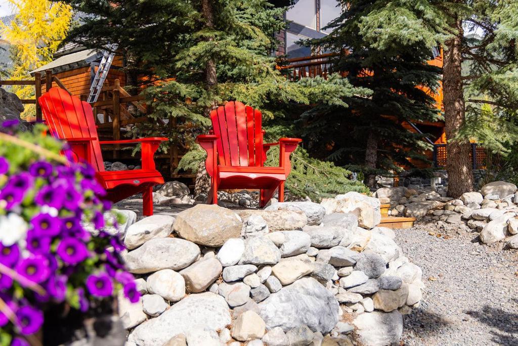 A Bear And Bison Country Inn Canmore Dış mekan fotoğraf