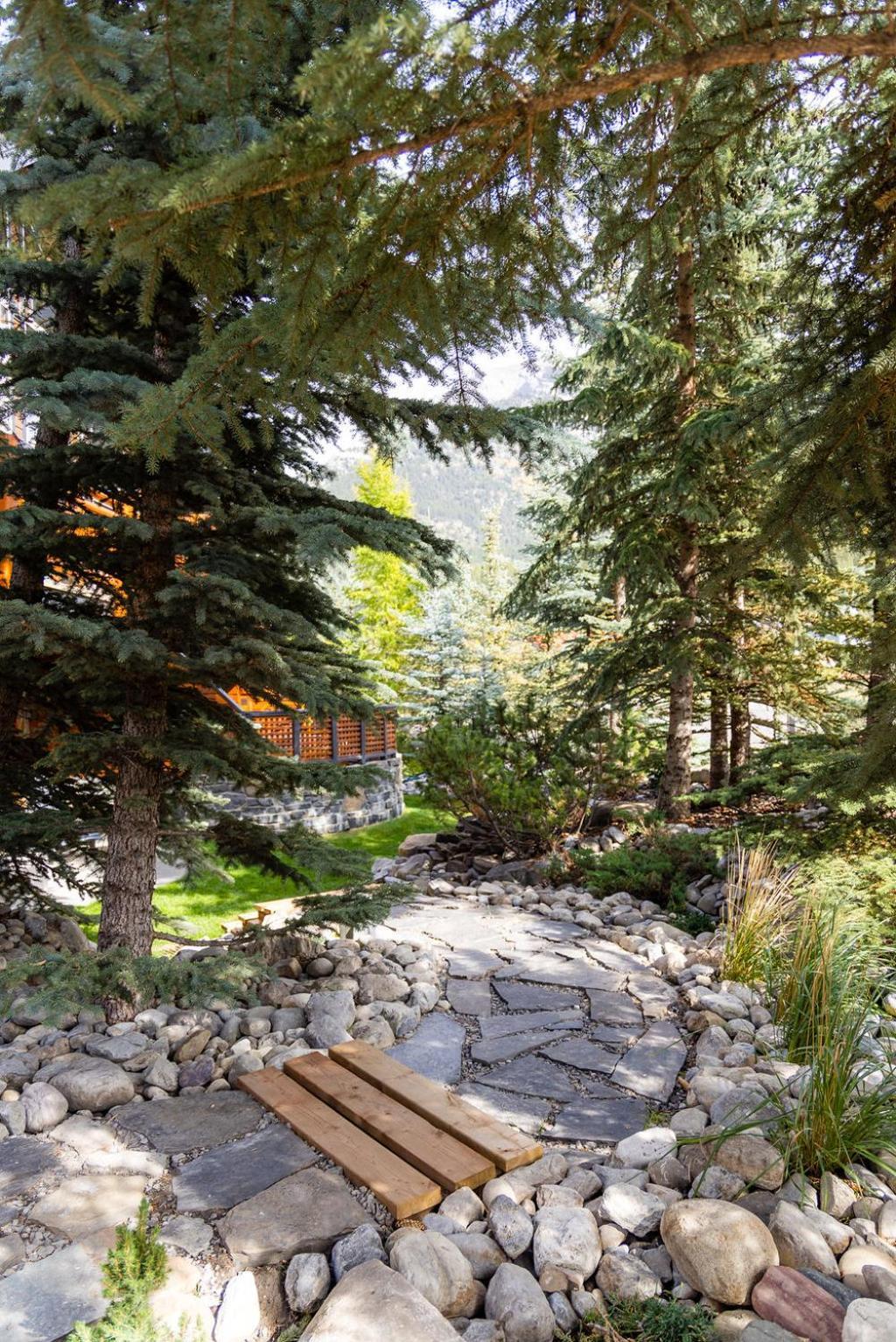 A Bear And Bison Country Inn Canmore Dış mekan fotoğraf