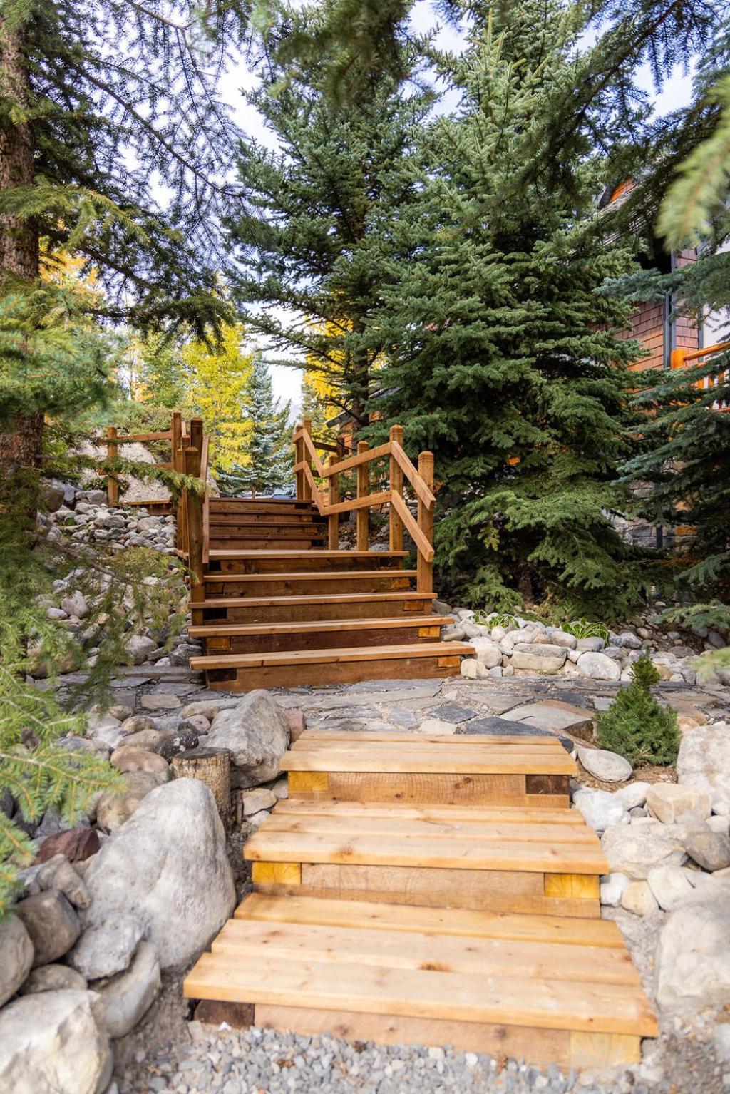 A Bear And Bison Country Inn Canmore Dış mekan fotoğraf