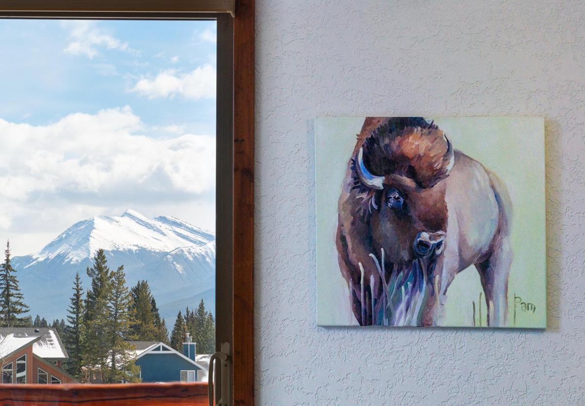 A Bear And Bison Country Inn Canmore Dış mekan fotoğraf